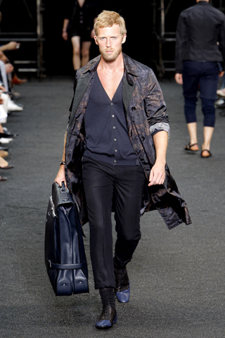 Louis Vuitton / - 2010